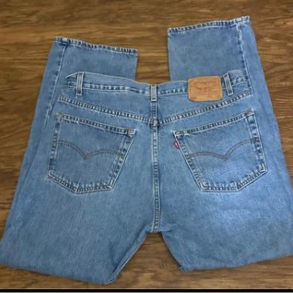 505 Levis 38x30 Relaxed Fit - Picture 3 of 4
